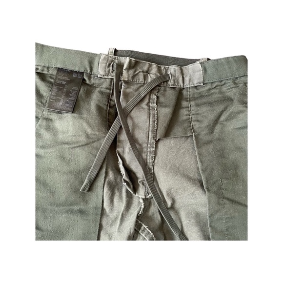 Uniqlo khakis - Picture 3 of 4